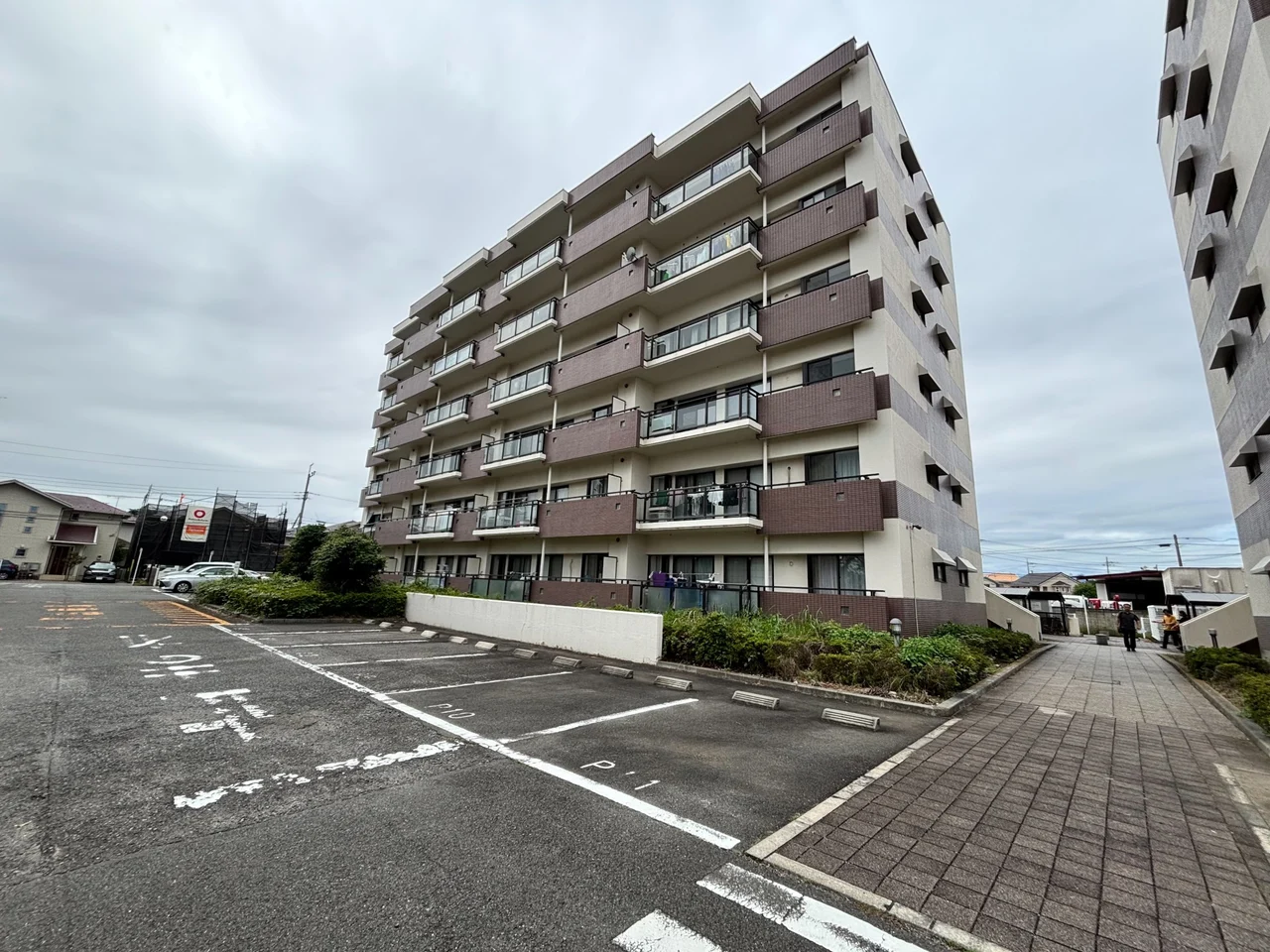 南側からの外観