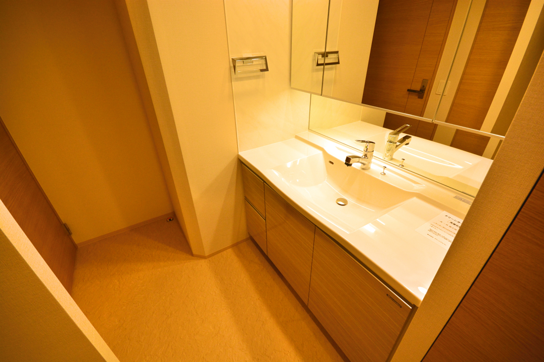 ���ʑ�E���ʏ� �O�ʋ��̐��ʑ�B