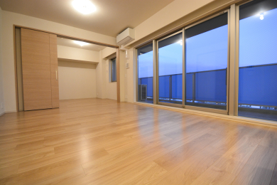 ���r���O �J�[�e���y�у��[�X�J�[�e�����I�[�_�[���ݒu���܂��B