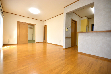 ���r���O ���r���O�X�y�[�X�B